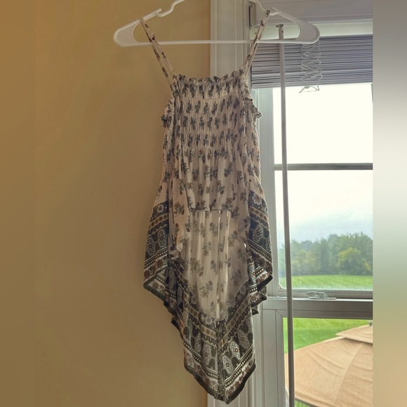 Beautiful Pattern Top - Picture 2 of 5